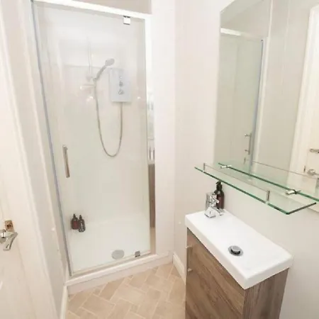 Pelican-Stylish 2-Bed Apartment Close To Beach & Town Scarborough Exterior photo
