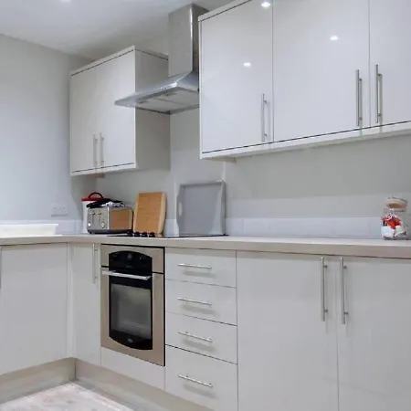 Pelican-Stylish 2-Bed Apartment Close To Beach & Town Scarborough Exterior photo