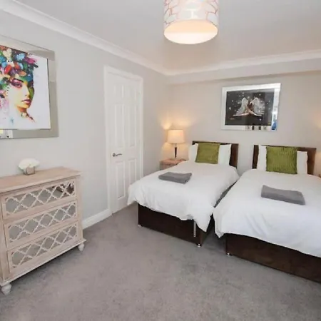 Pelican-Stylish 2-Bed Apartment Close To Beach & Town Scarborough Exterior photo