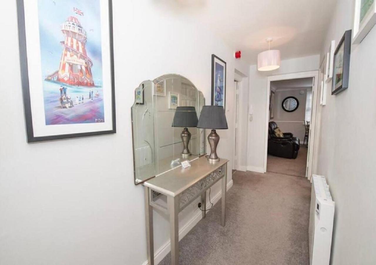 Pelican-stylish 2-bed Close To & Town Appartement