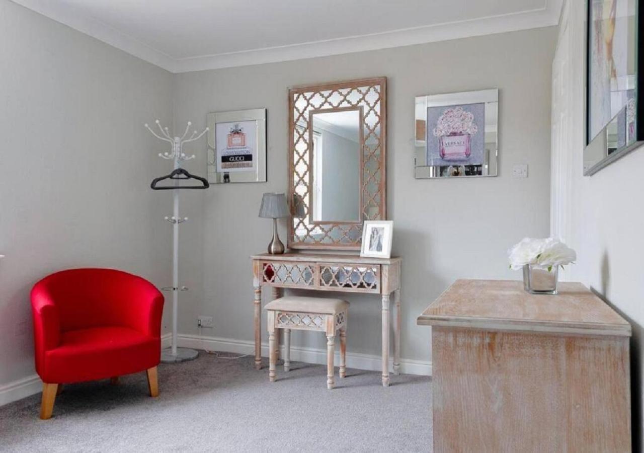 Pelican-stylish 2-bed Close To & Town Appartement *